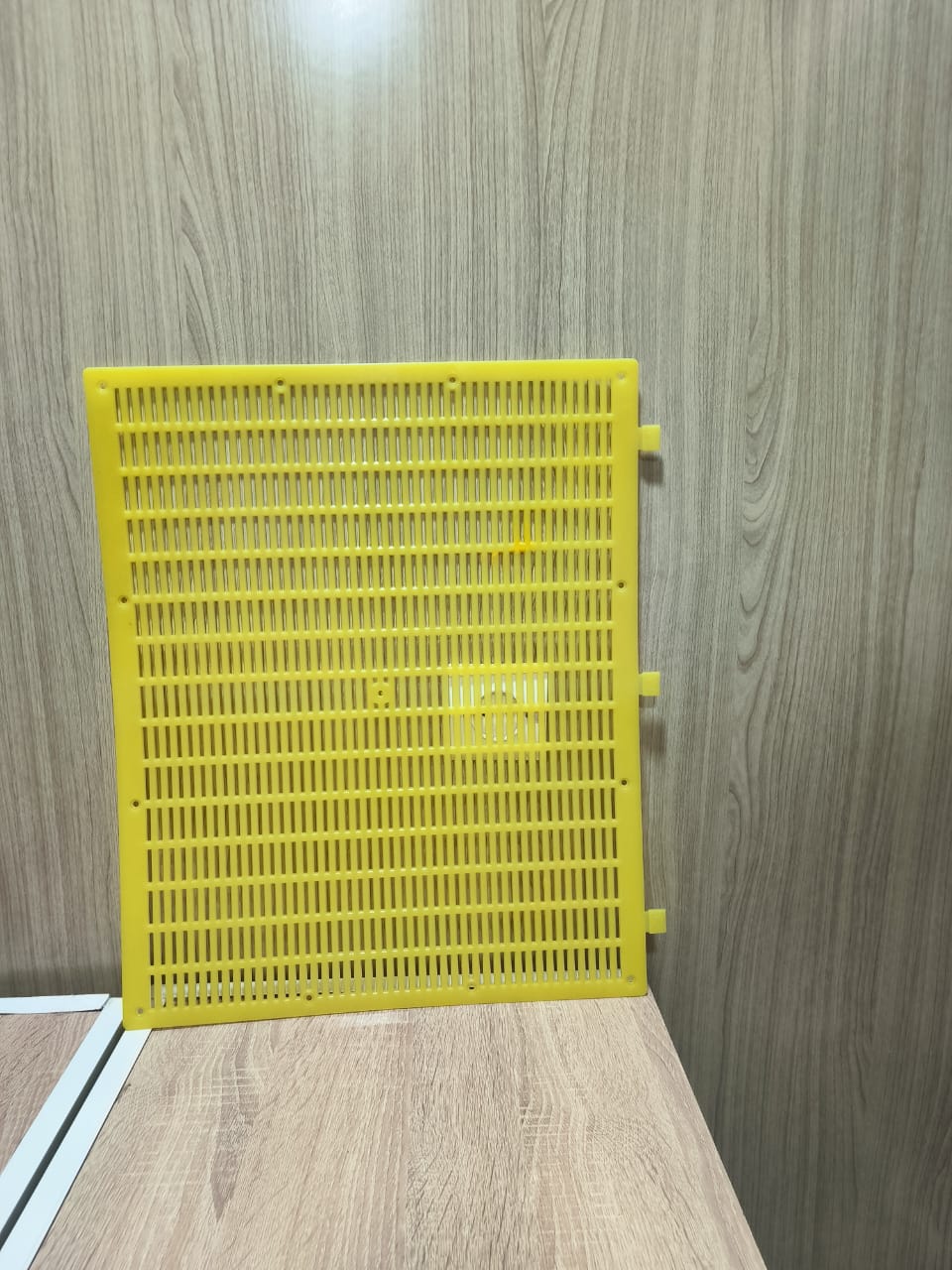 Grille à Propolis – Collecteur Naturel pour Ruche