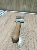Honey Uncapping Tool – Efficient Frame Scraper for Beekeepers