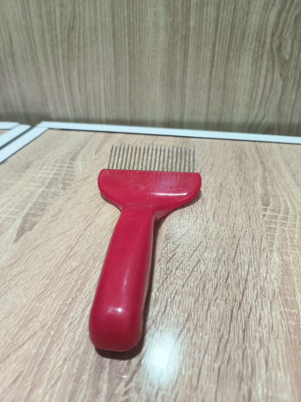 Honey Uncapping Tool – Efficient Frame Scraper for Beekeepers